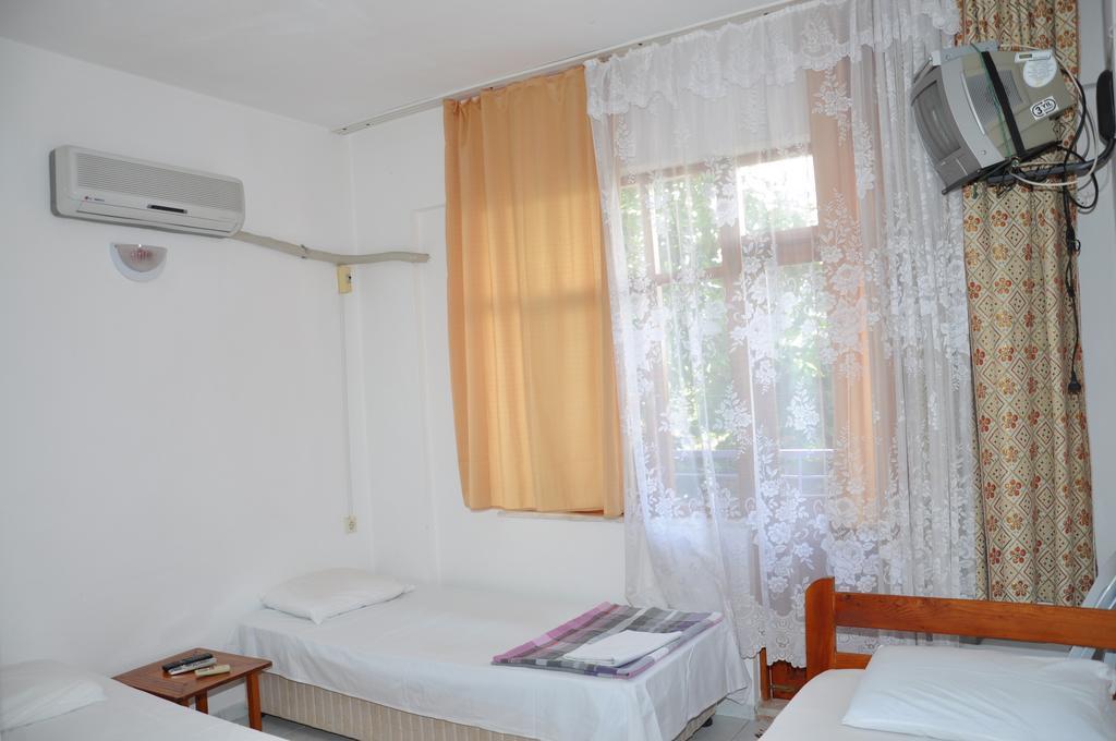 Keramos Pansiyon Finike Cameră foto
